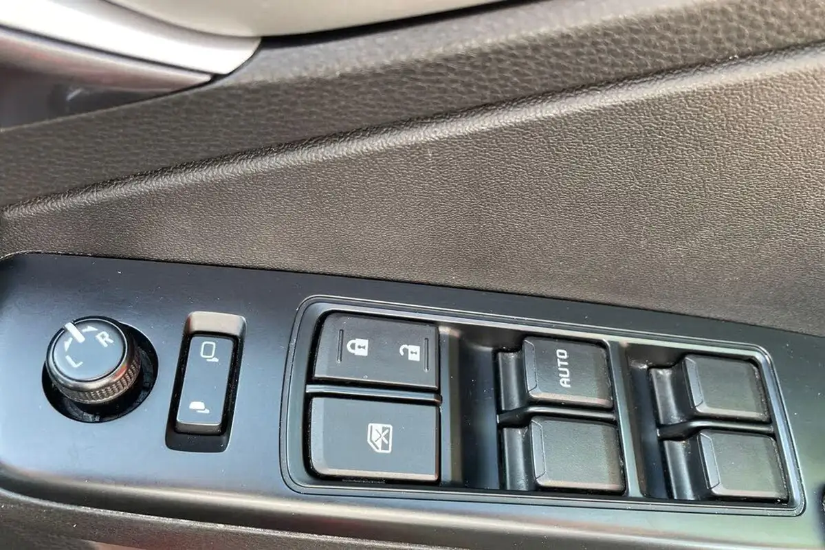 2021-isuzu-d-max-19td-dl20-double-pickup-auto-big-17