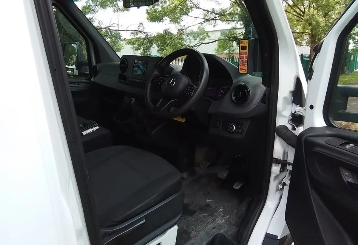 2021-mercedes-benz-sprinter-20cdi-315-l3h1-progressive-150pseu6dt-cab-big-12