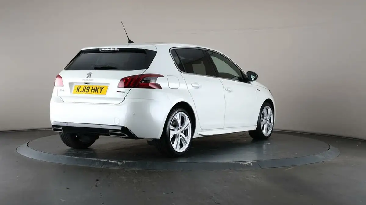 2019-peugeot-308-15-bluehdi-gt-line-big-70