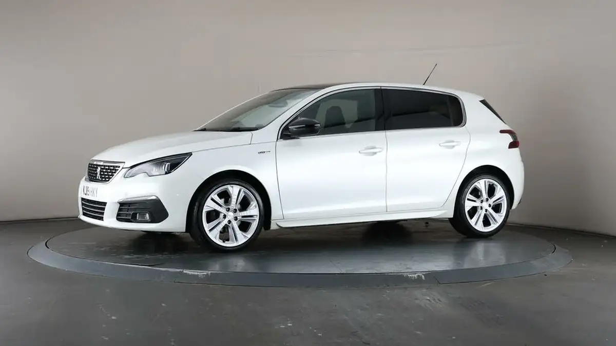 2019-peugeot-308-15-bluehdi-gt-line-big-42