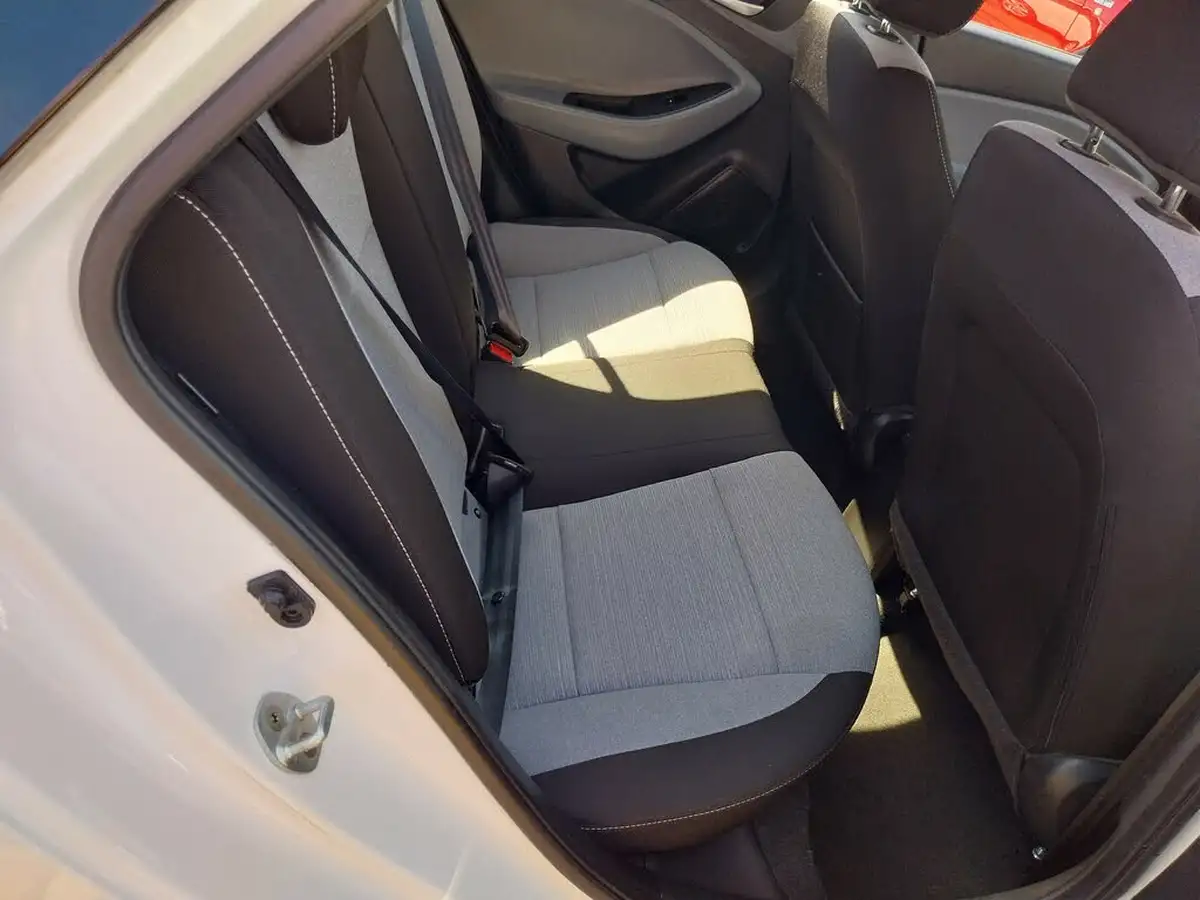 2016-hyundai-i20-12-se-hatchback-5d-big-14