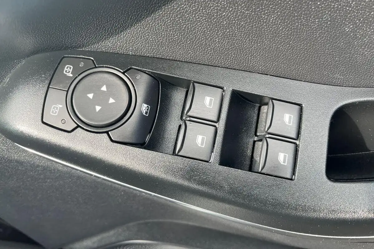 2022-ford-fiesta-10t-titanium-vignale-125ps-hybrid-mhev-powershift-big-17