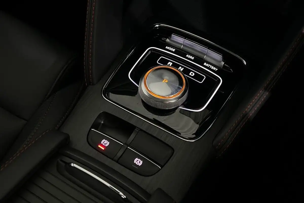 2023-mg-zs-suv-e-trophy-ev-156ps-long-range-big-39