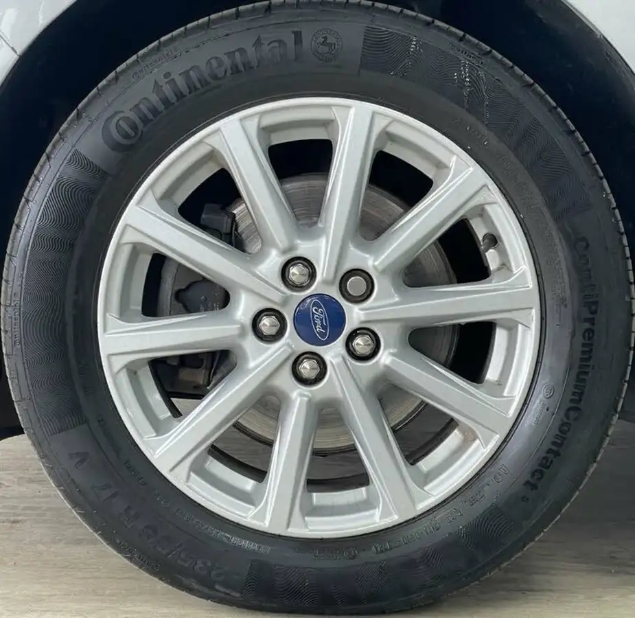 2021-ford-galaxy-20-zetec-big-17