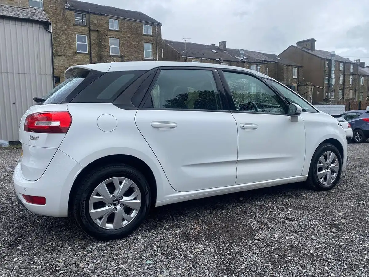 2014-citroen-c4-picasso-16e-hdi-vtr-115ps-big-8
