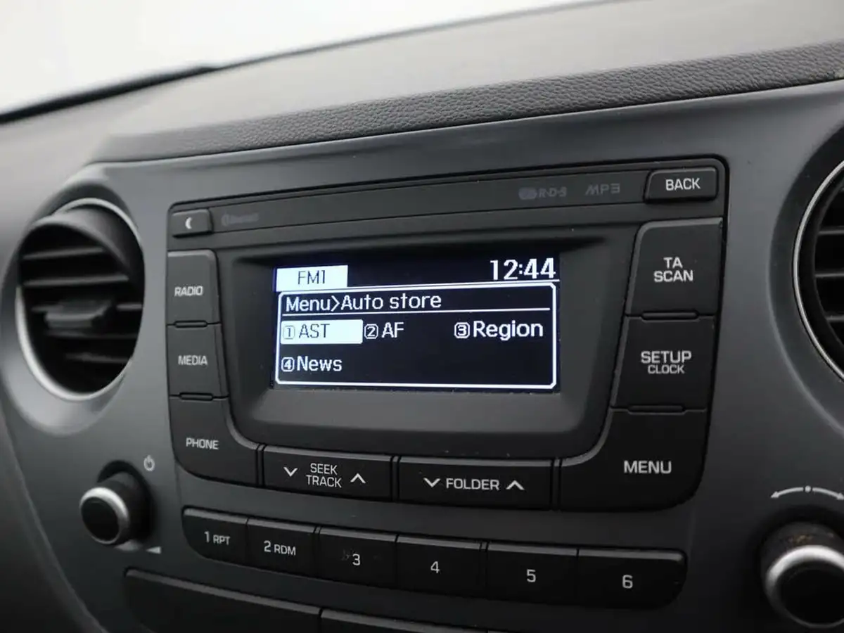 2019-hyundai-i10-12-se-auto-big-24