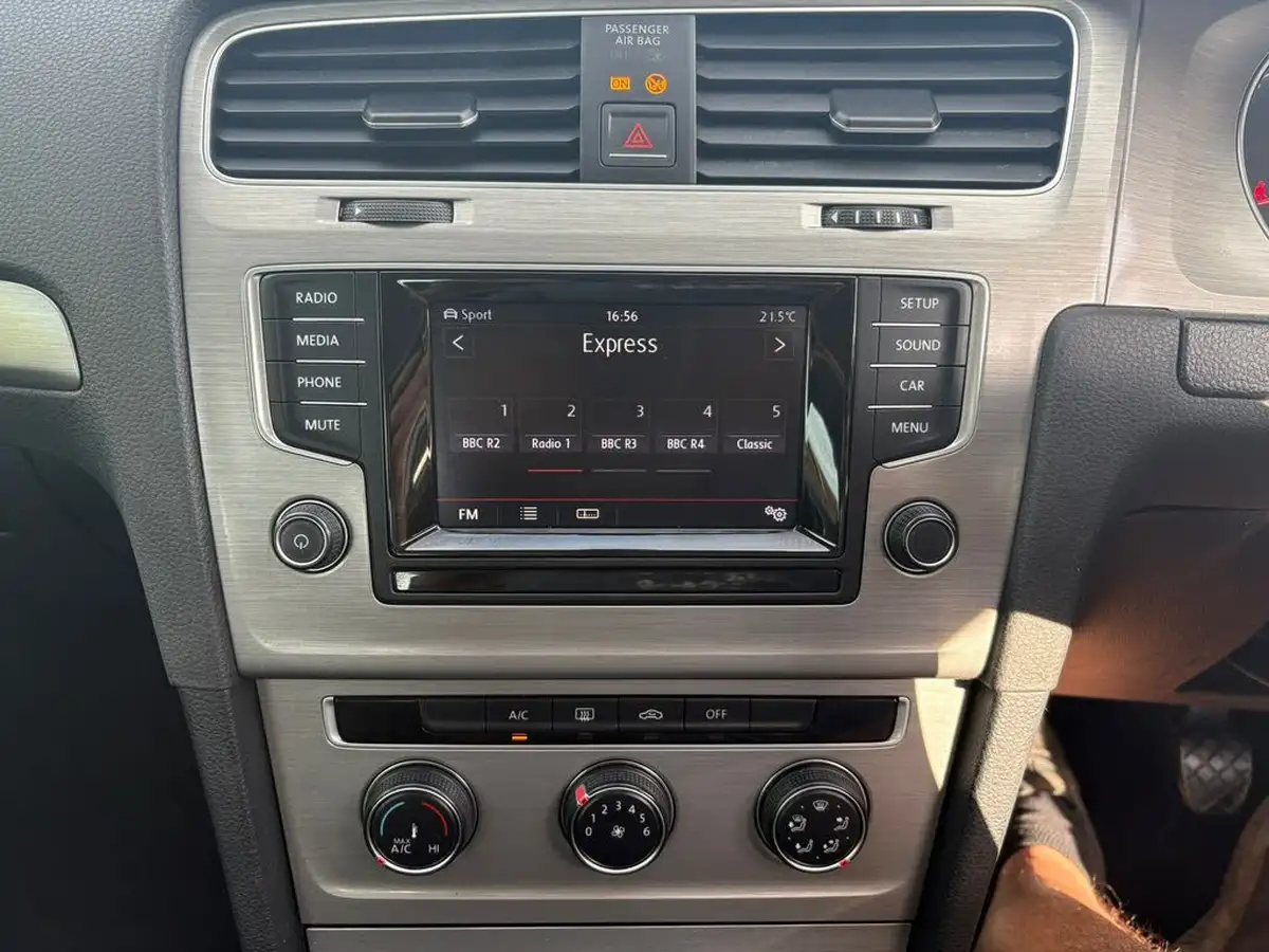 2014-volkswagen-golf-14-match-5d-big-16