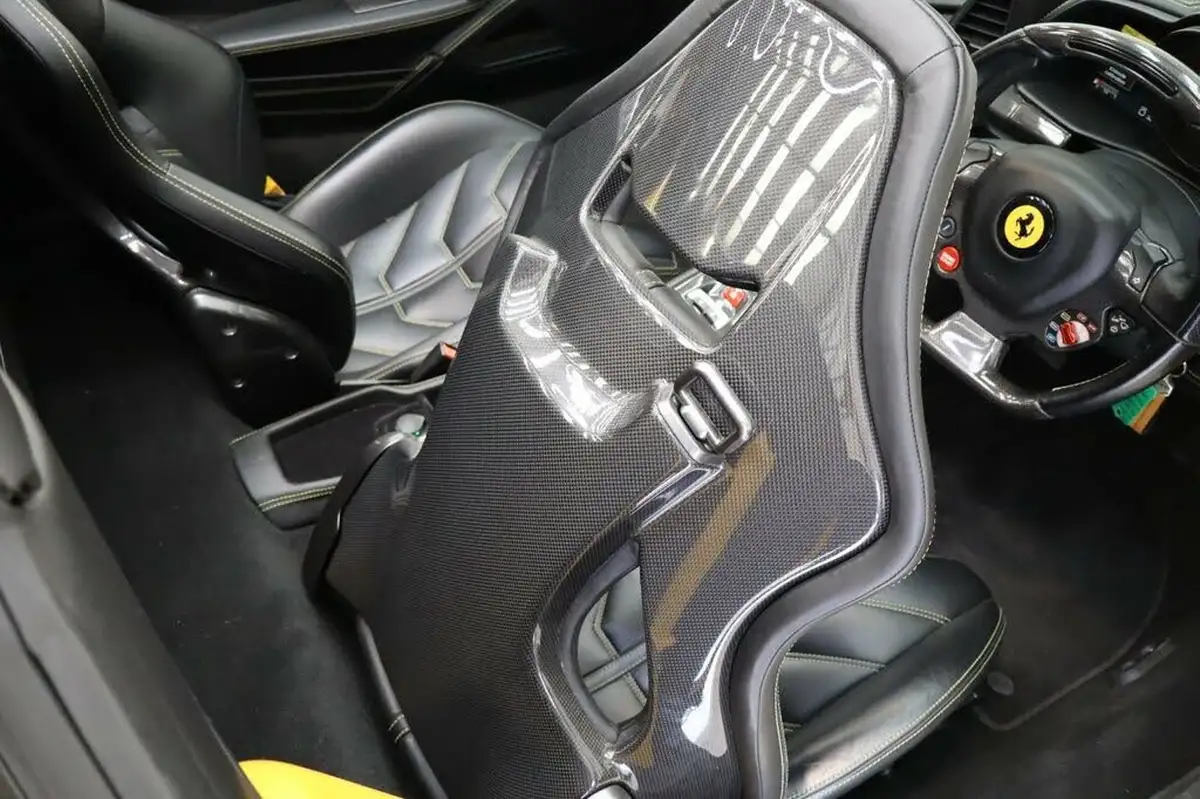 2012-ferrari-458-45-spider-big-22