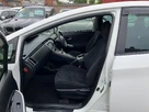 2014-toyota-prius-small-10