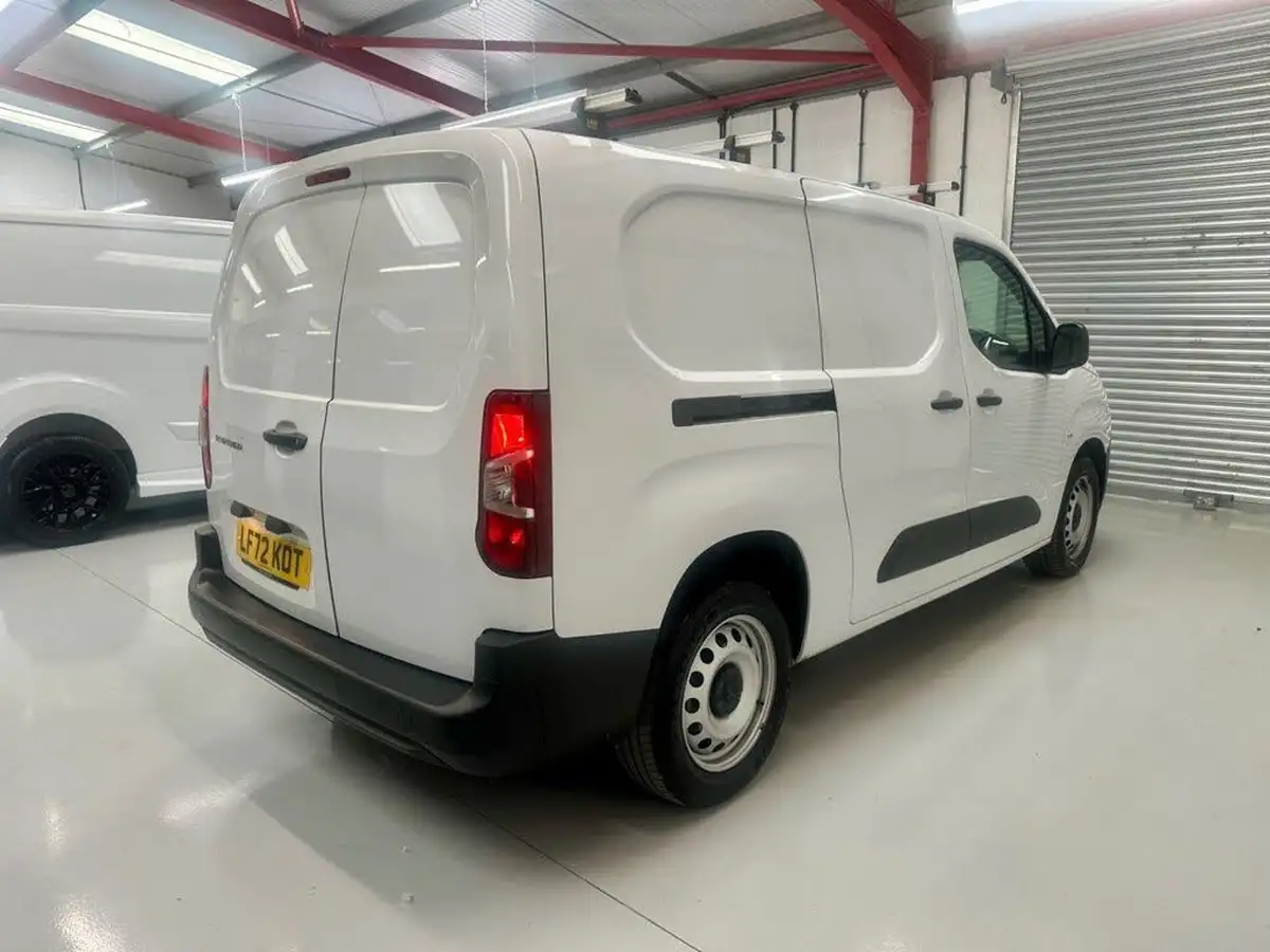 2023-peugeot-partner-15-bluehdi-950-professional-premium-100pseu6d-ss-big-4