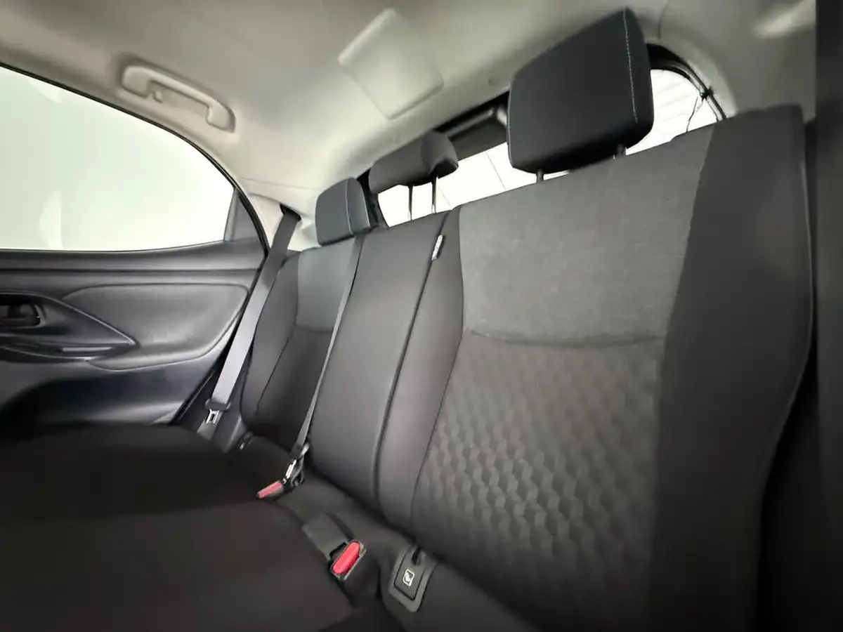 2021-toyota-yaris-15-vvt-i-design-big-15
