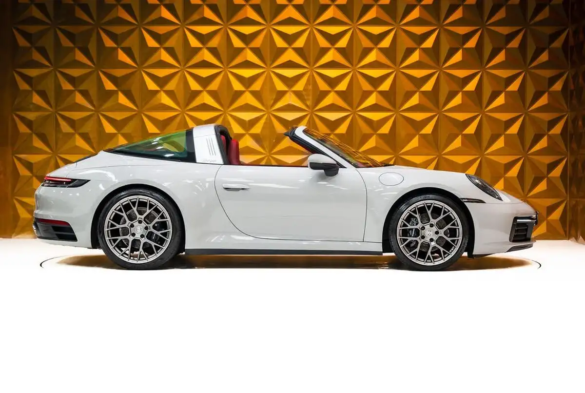 2023-porsche-911-30-targa-4-big-8