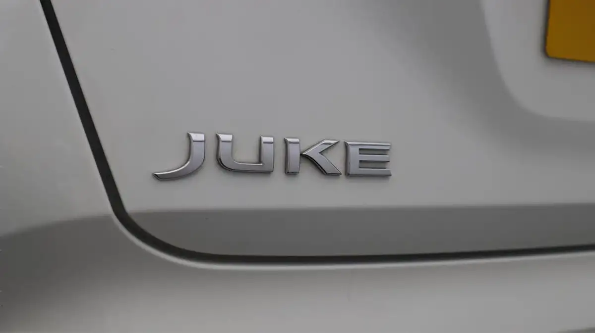 2021-nissan-juke-10-dig-t-visia-big-20