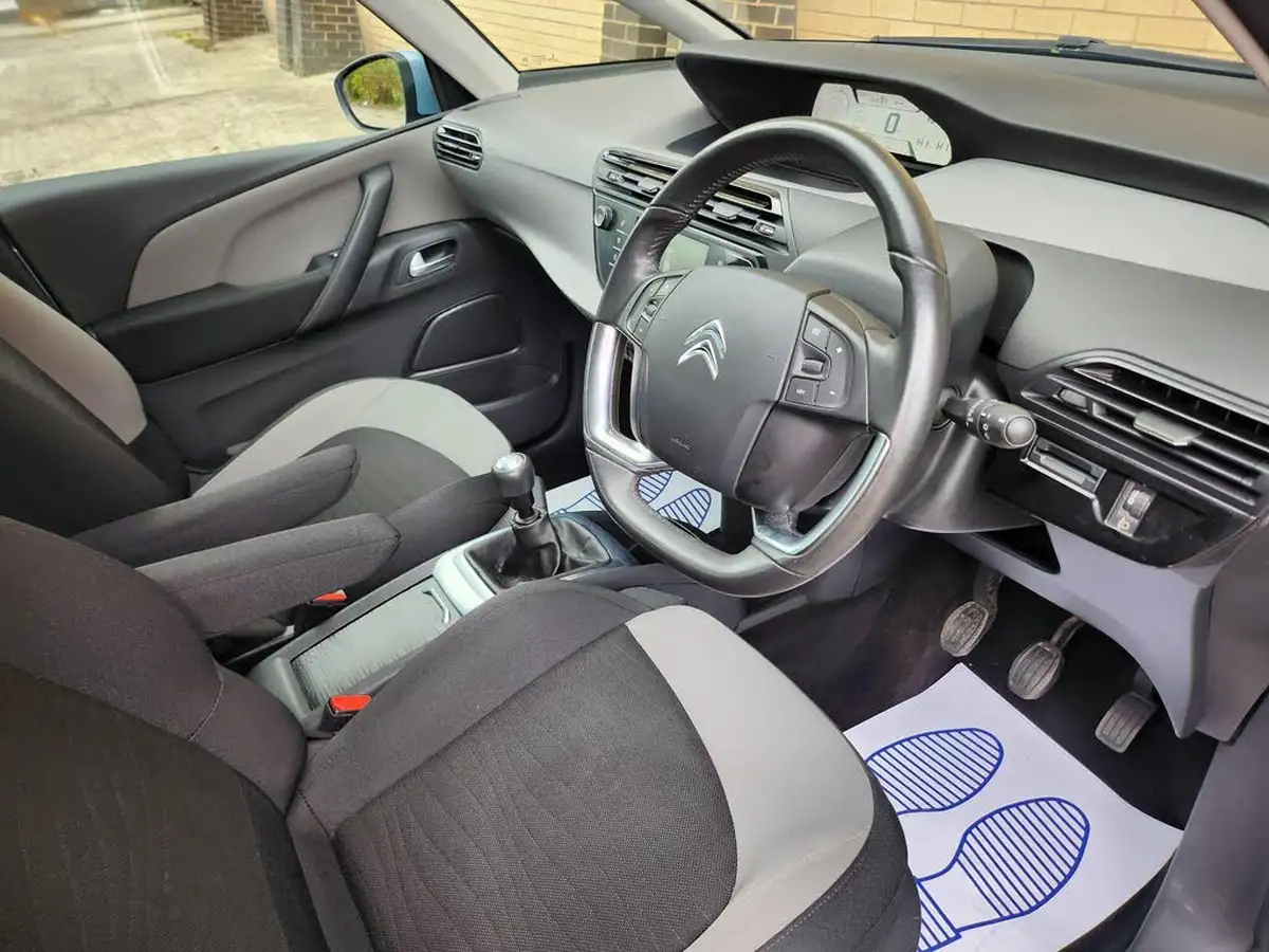 2016-citroen-c4-picasso-16bluehdi-vtr-120ps-big-11