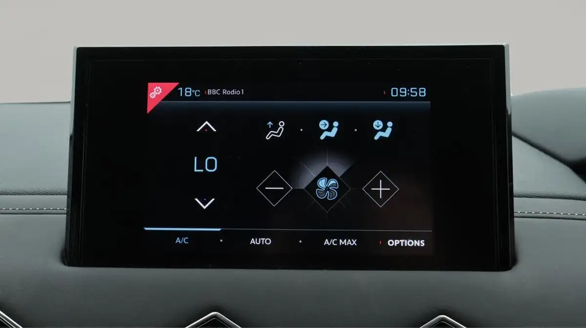 2022-ds-ds-3-crossback-e-tense-bastille-big-12