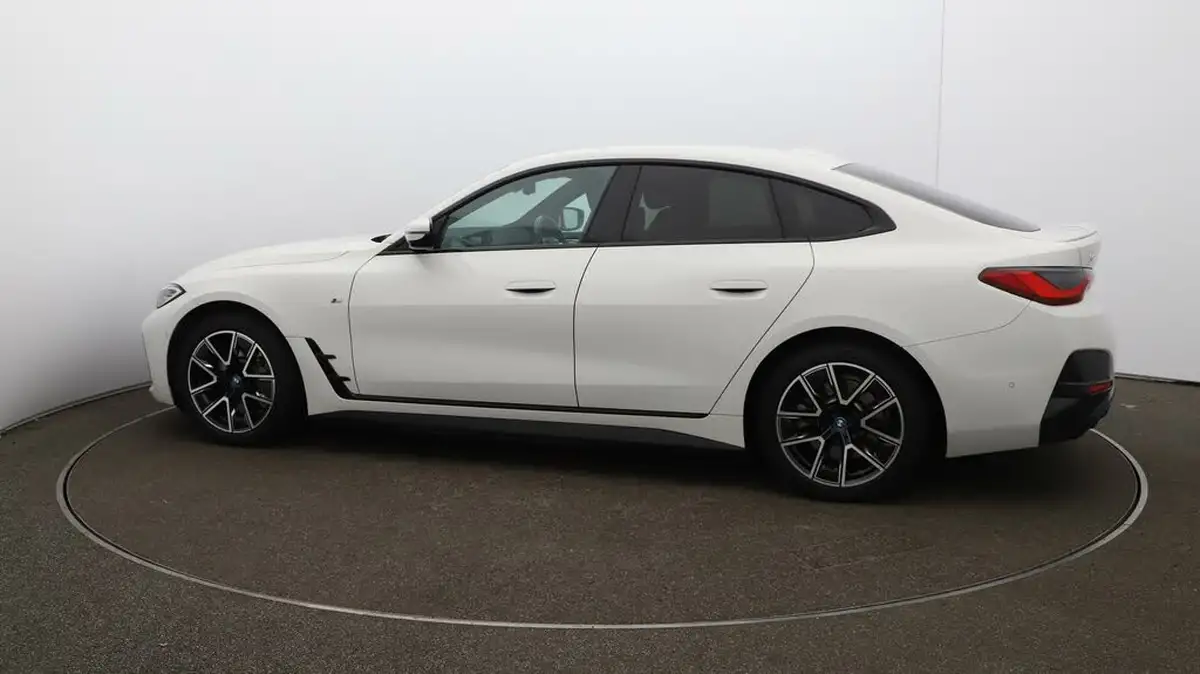 2022-bmw-i4-e-edrive40-m-sport-big-52