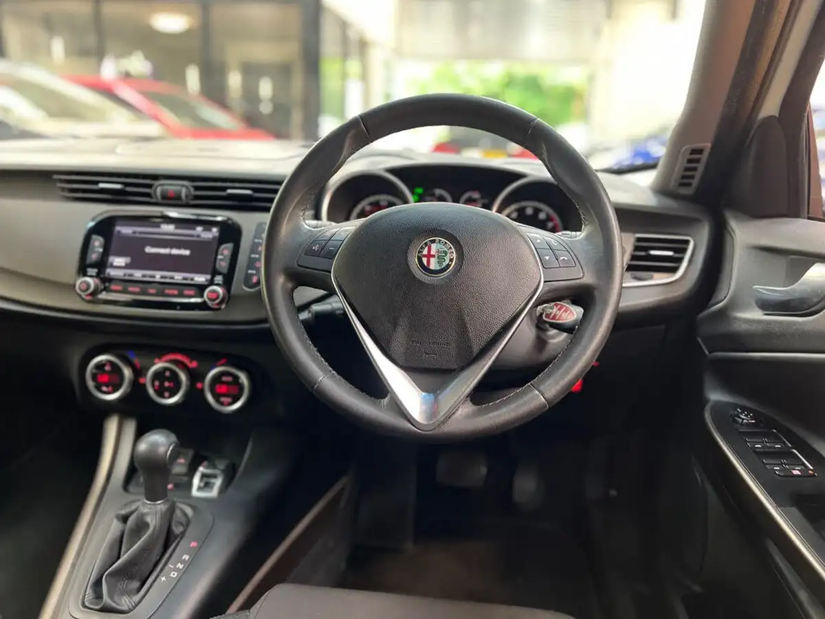 2015-alfa-romeo-giulietta-14-tb-business-edition-big-49