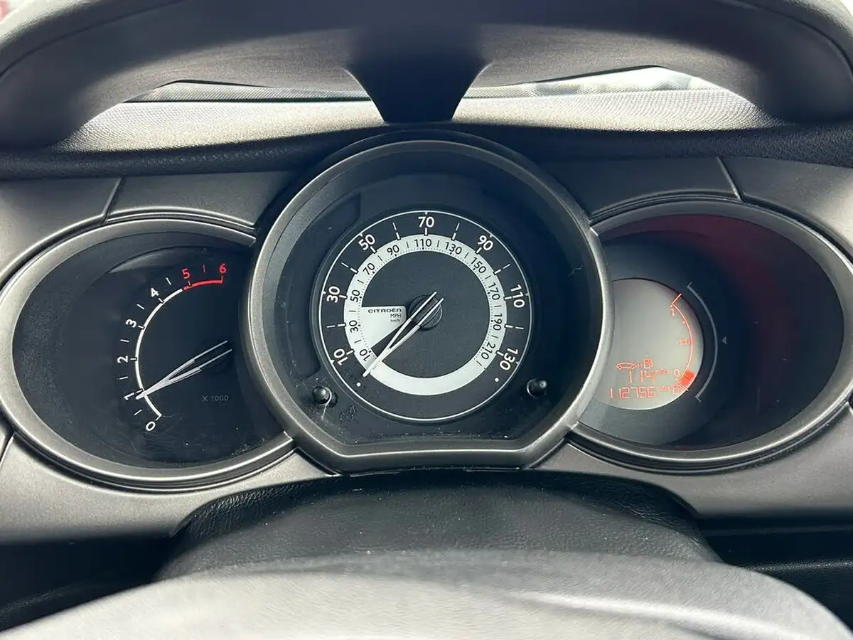 2013-citroen-c3-14hdi-vtr-big-12