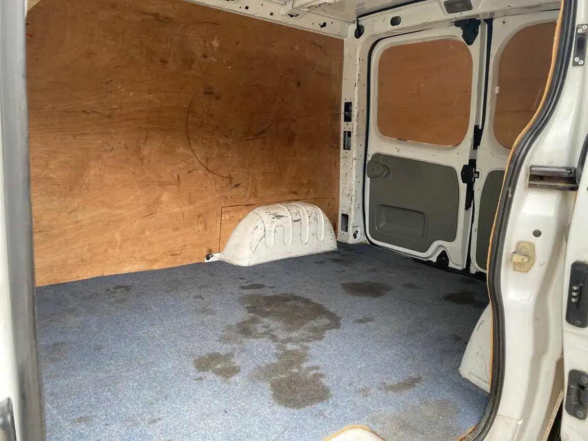 2009-renault-trafic-20td-sl27dci-115-panel-van-big-40
