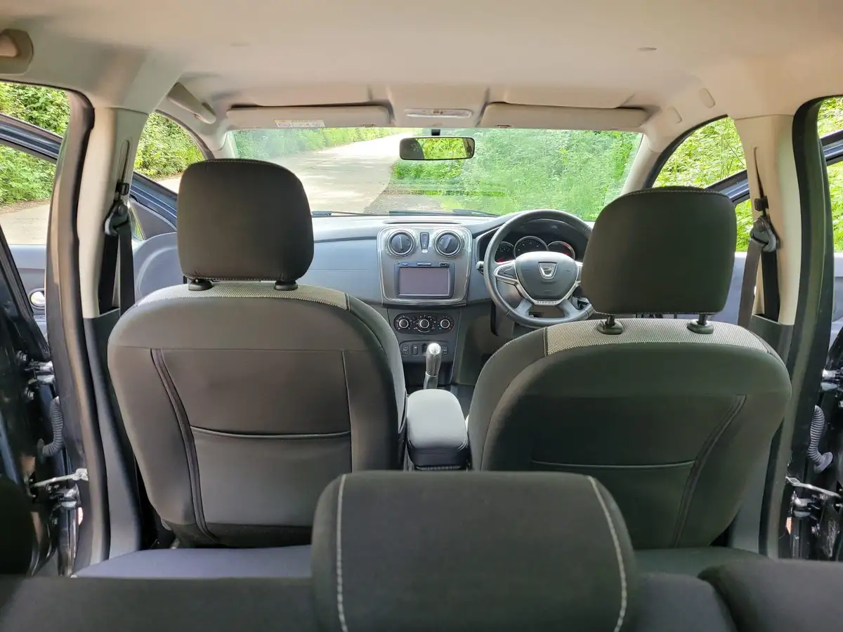 2017-dacia-sandero-stepway-15dci-laureate-big-14