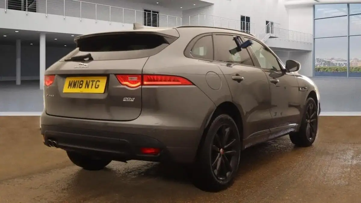 2018-jaguar-f-pace-20-i4d-r-sport-180ps-awd-auto-big-3