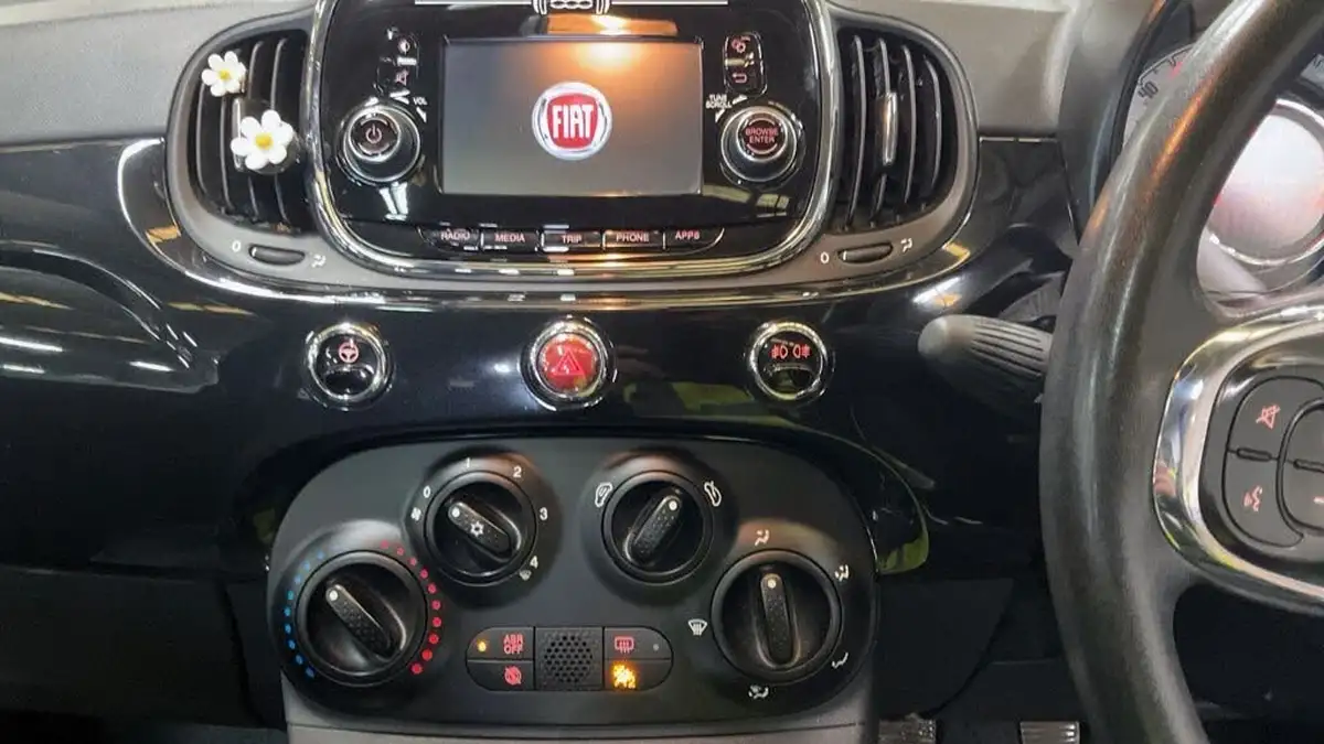 2016-fiat-500-13multijet-lounge-big-5