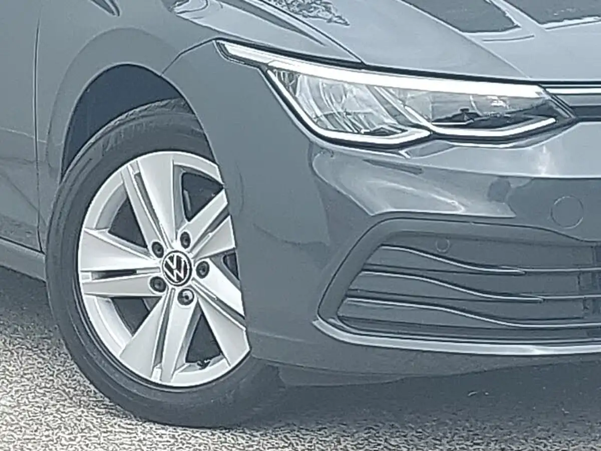 2021-volkswagen-golf-10-tsi-life-hatchback-big-8