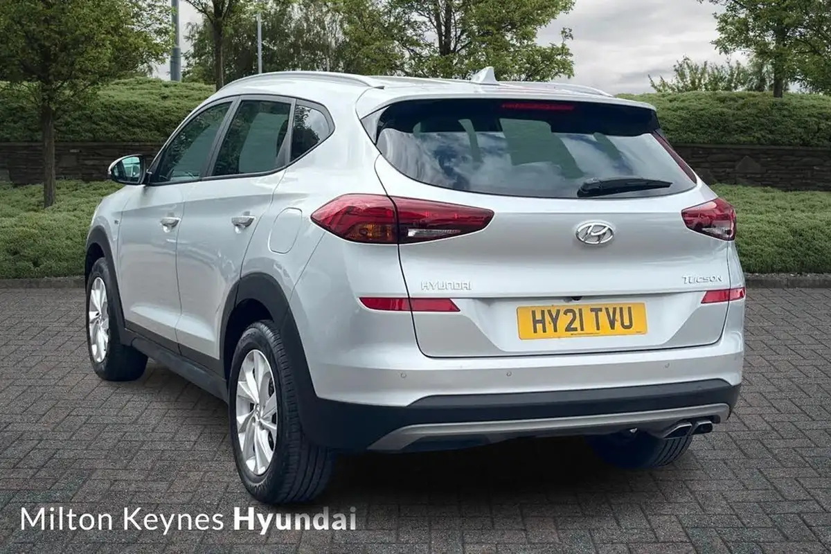 2021-hyundai-tucson-16crdi-se-nav-136ps-dct-big-2