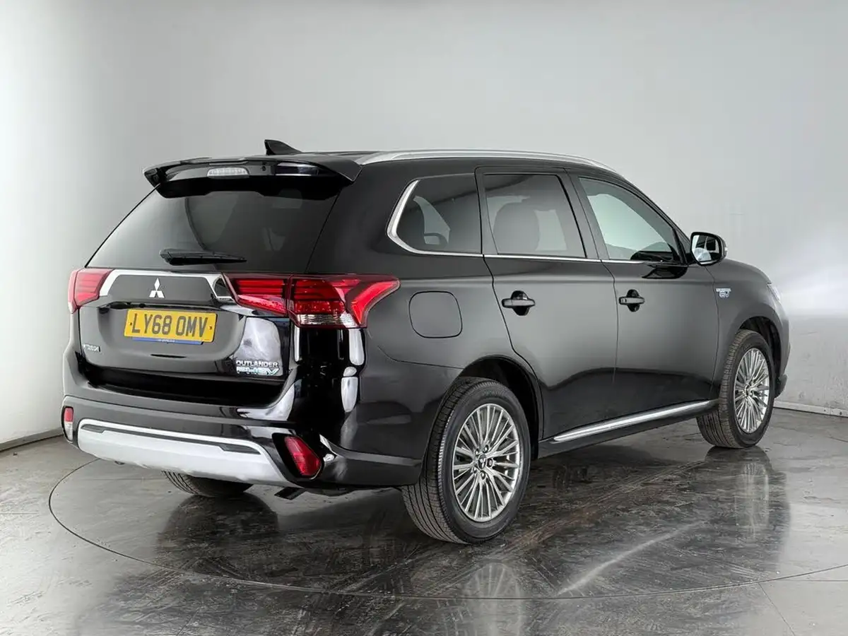 2019-mitsubishi-outlander-24-4h-phev-big-8