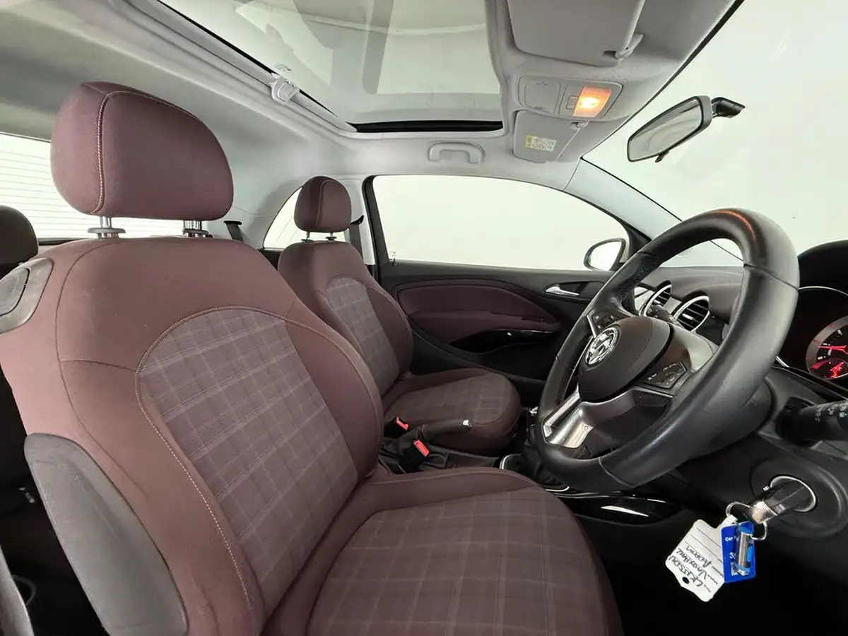 2015-vauxhall-adam-12-glam-big-10