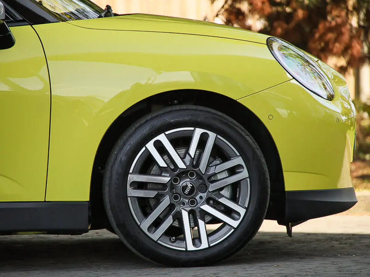 2024-mini-cooper-e-cooper-e-classic-big-13