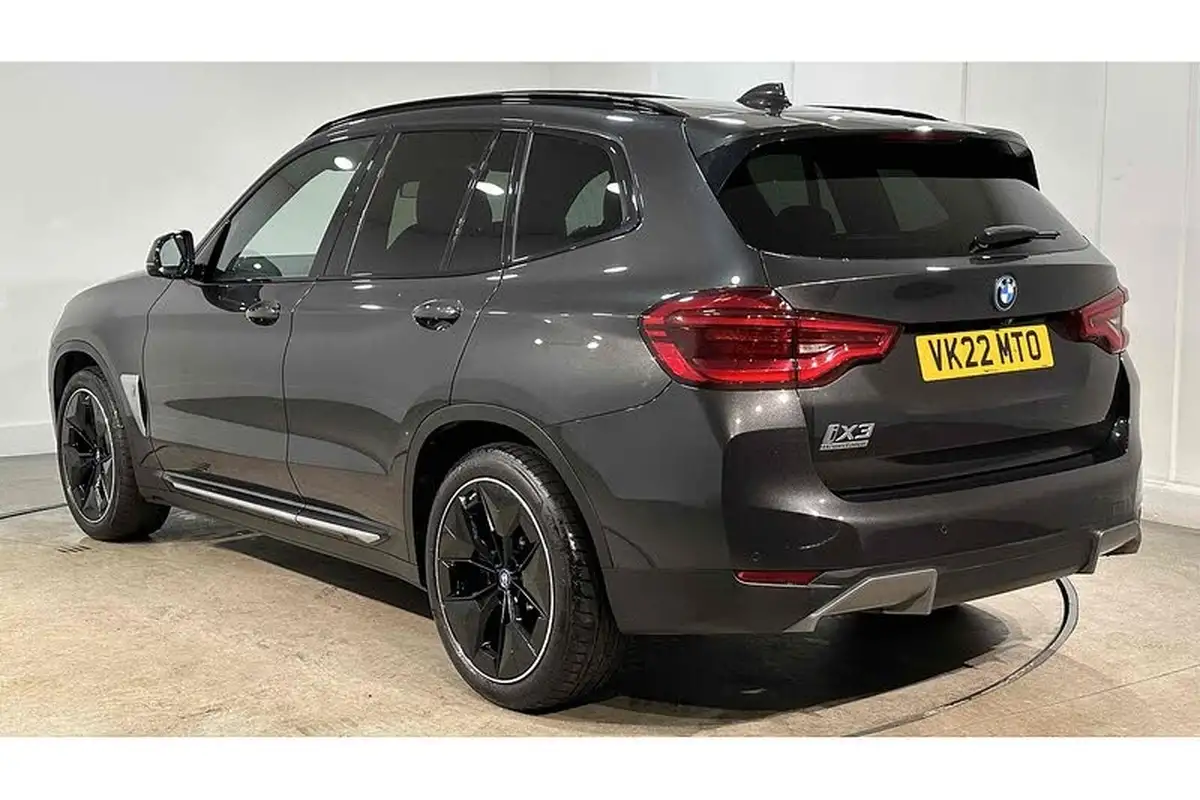 2022-bmw-ix3-e-premier-edition-big-5