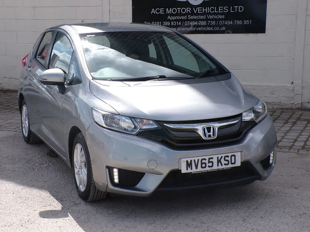 2015-honda-jazz-13-i-vtec-se-big-1