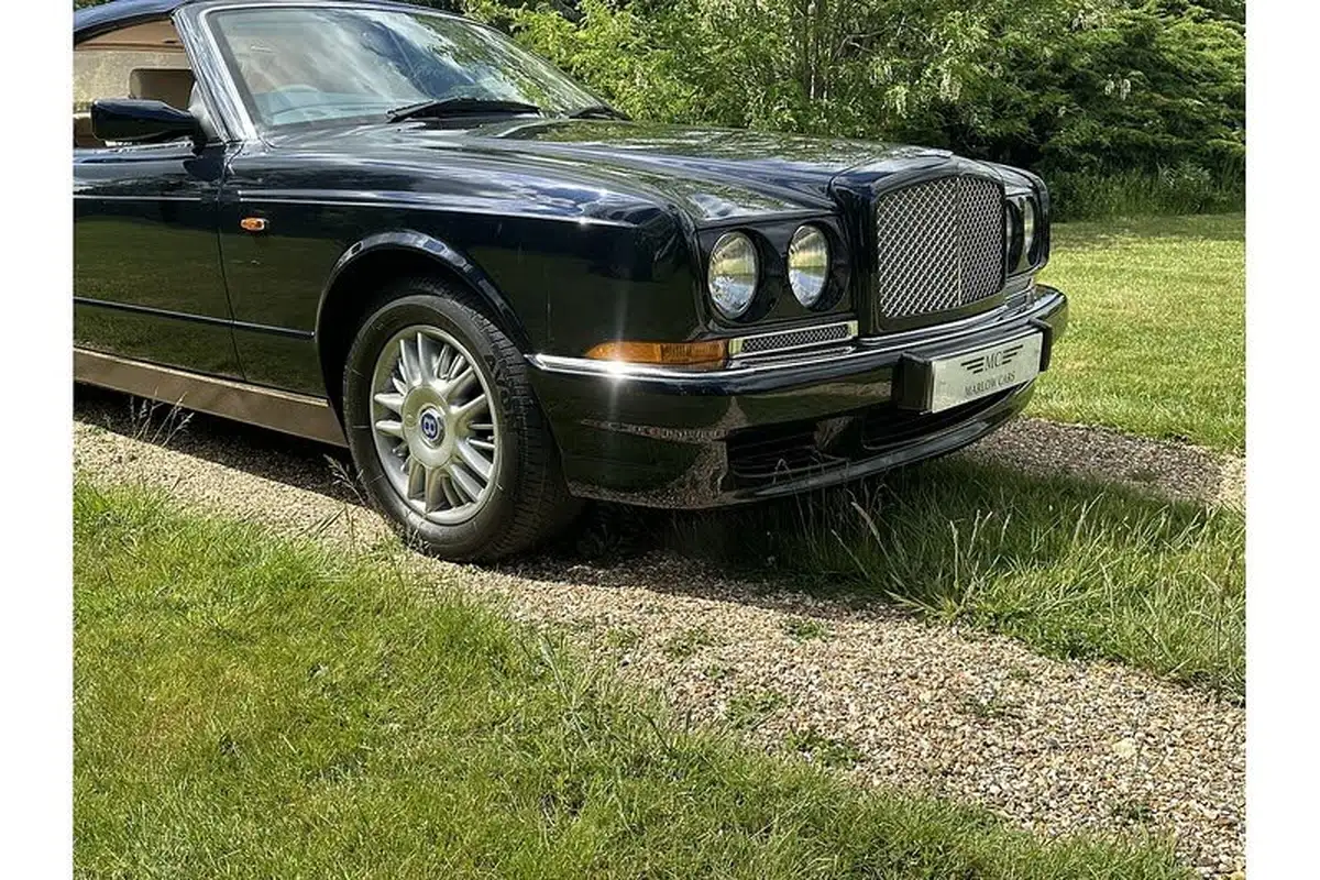 1997-bentley-azure-68-big-42