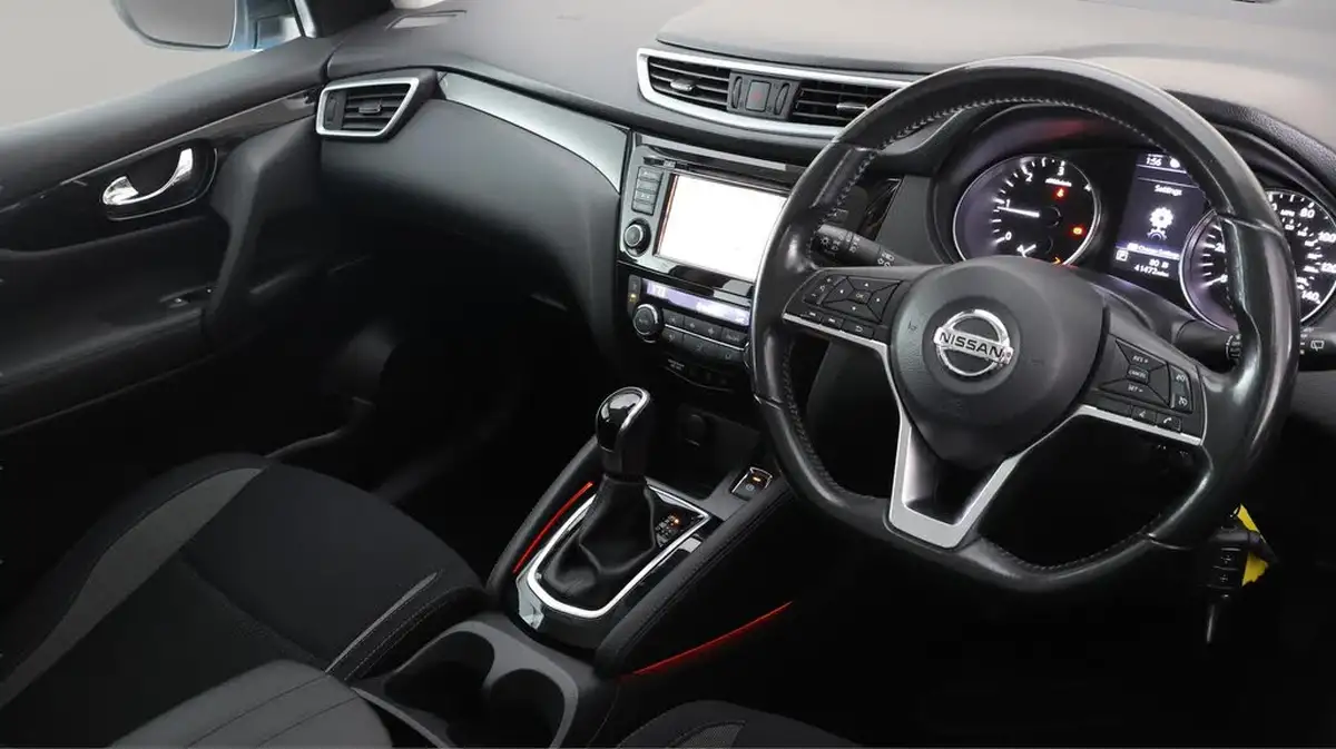 2019-nissan-qashqai-15dci-acenta-premium-17in-alloys-dct-big-9