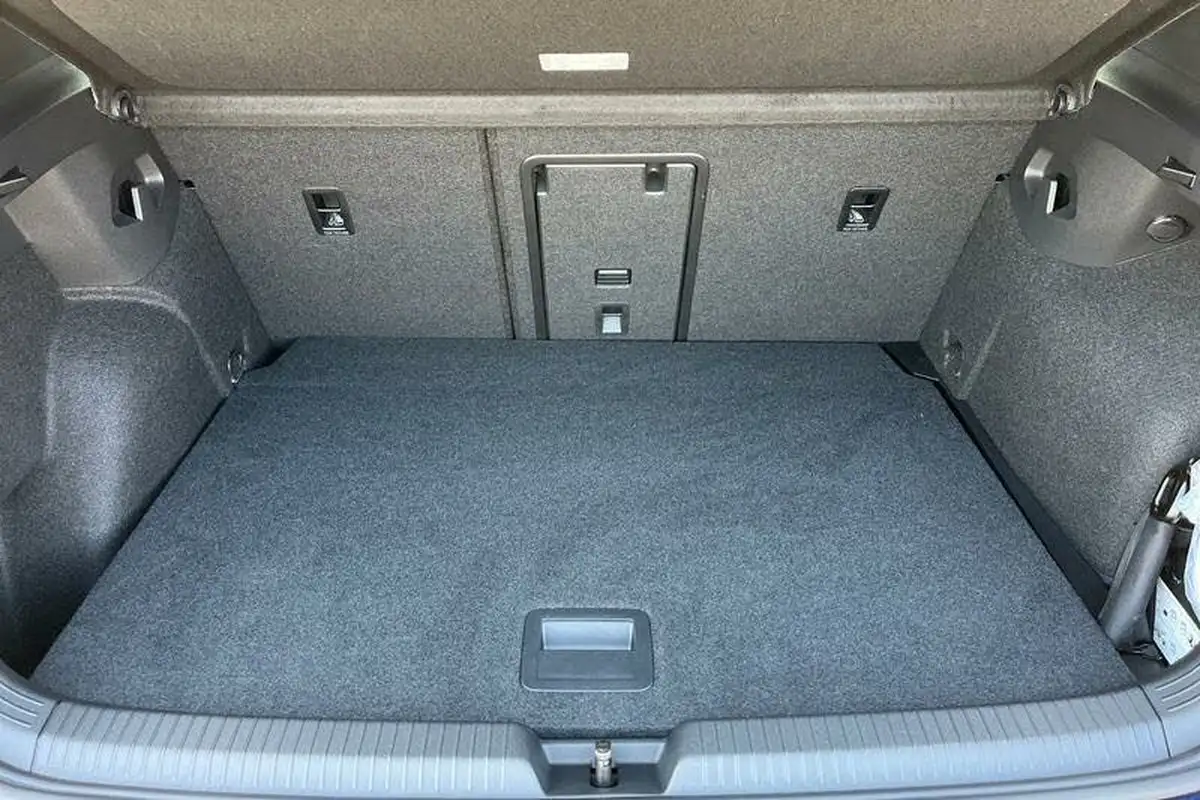 2022-volkswagen-golf-15-etsi-r-line-150ps-hatchback-big-20