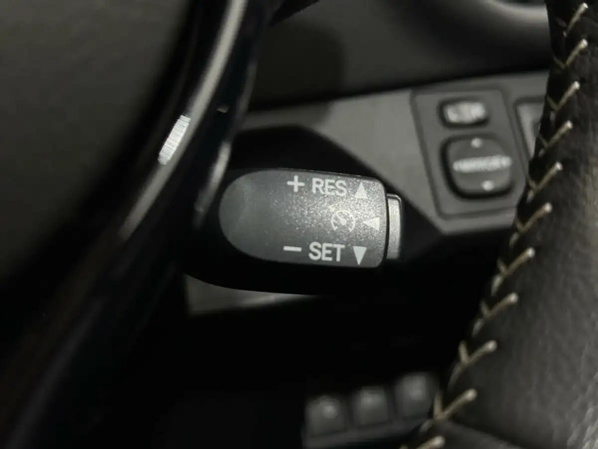 2017-toyota-yaris-15-vvt-i-design-panoramic-roof-1497cc-big-15