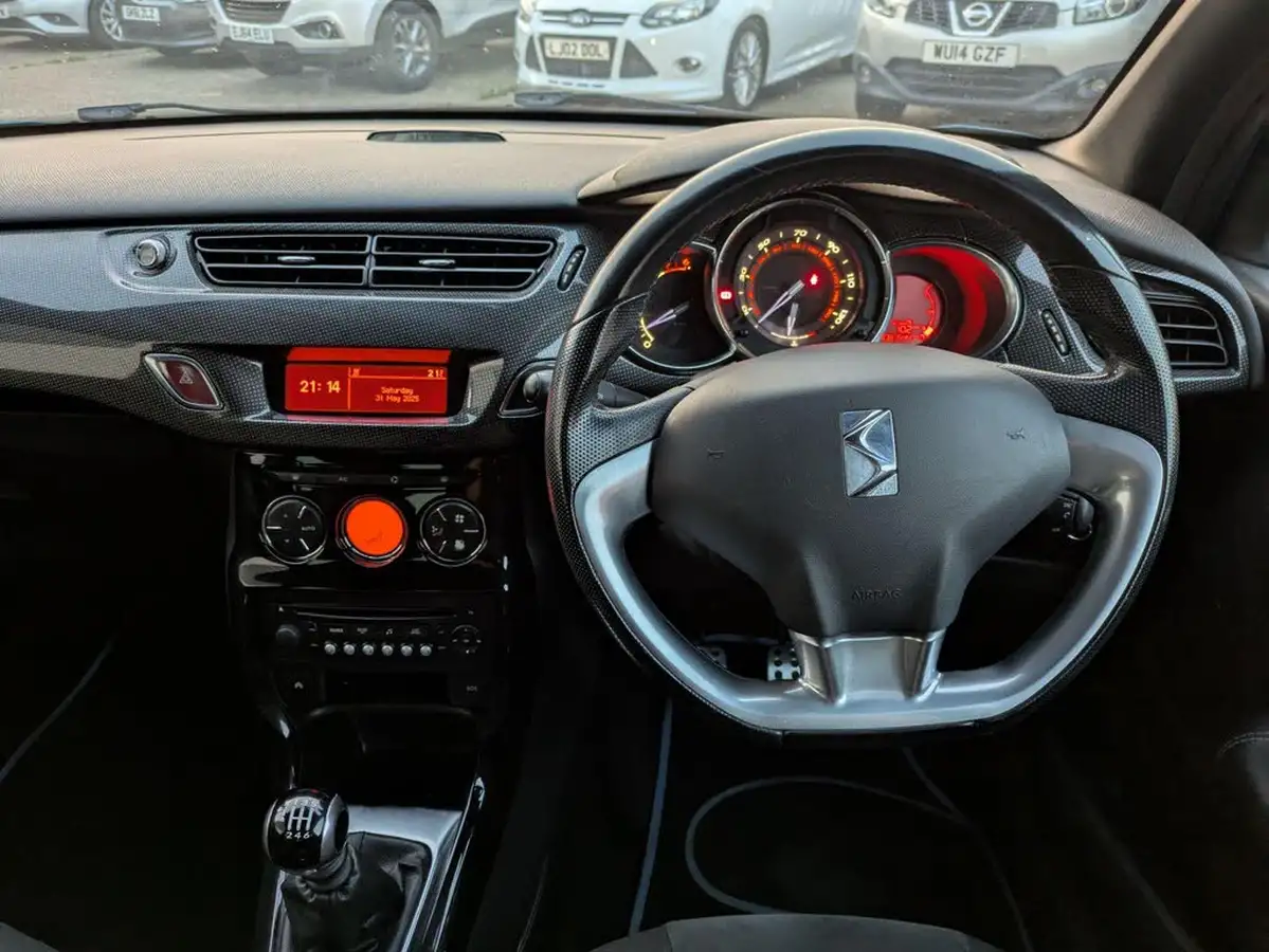 2012-citroen-ds3-16e-hdi-dsport-big-34