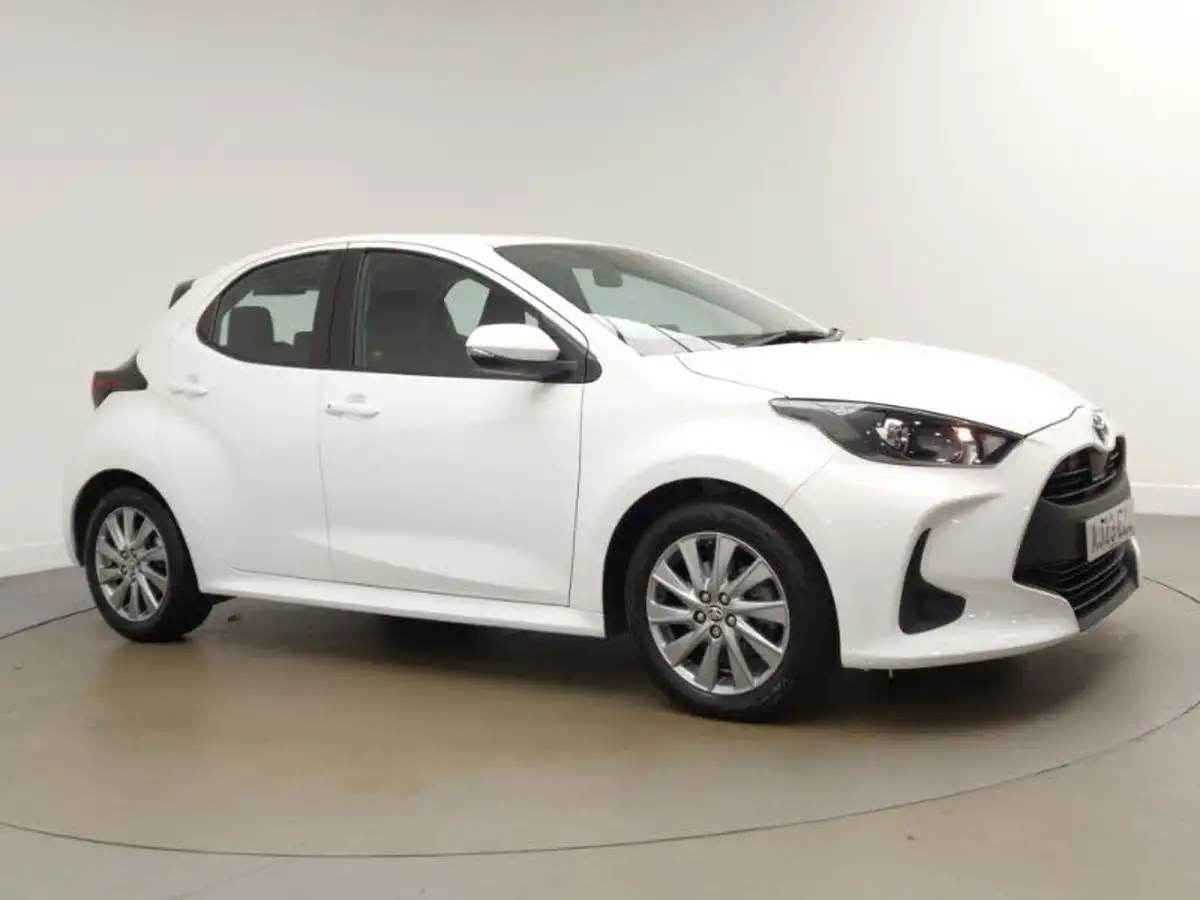 2023-toyota-yaris-15-vvt-i-icon-big-12