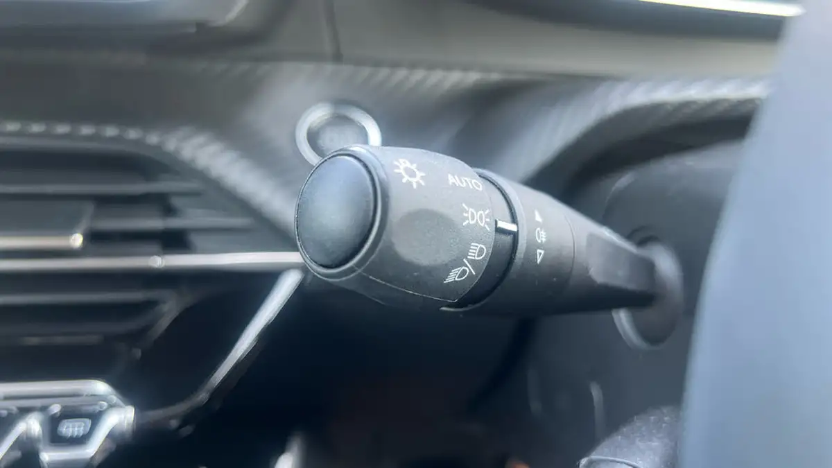 2022-peugeot-2008-suv-12-puretech-allure-premium-100bhp-big-26
