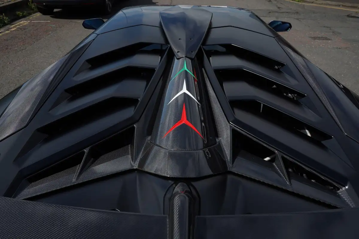 2019-lamborghini-aventador-65-svj-big-10