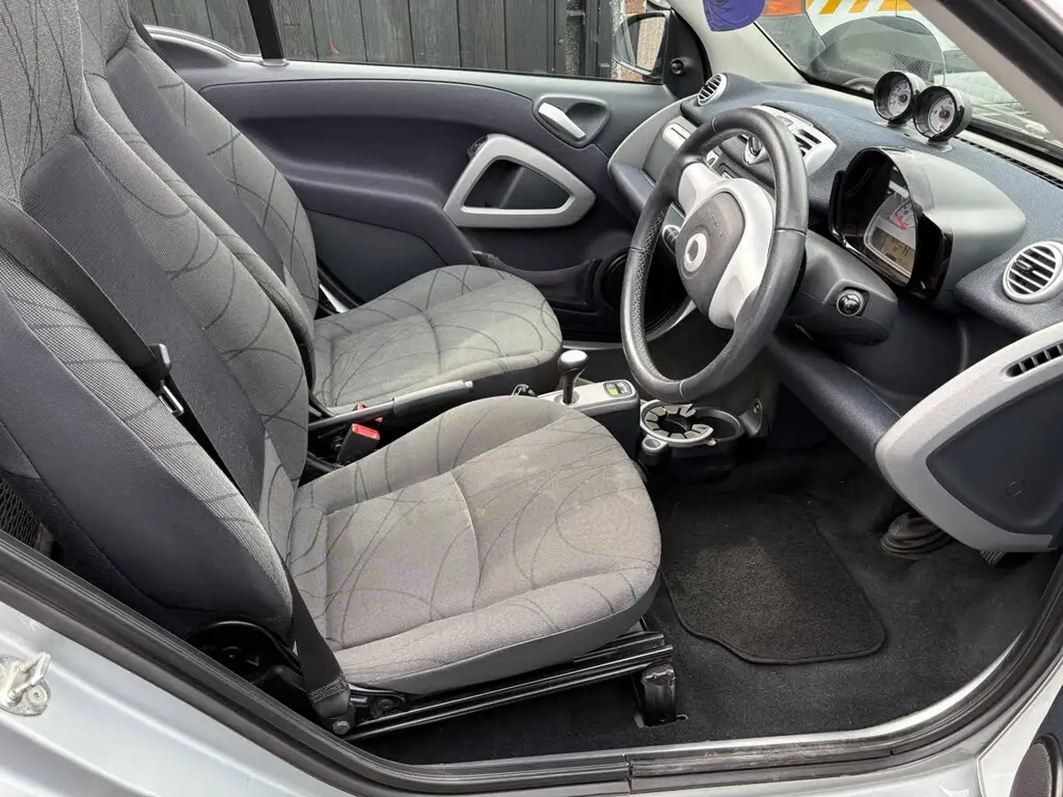 2014-smart-fortwo-10-passion-71bhp-cabriolet-big-7