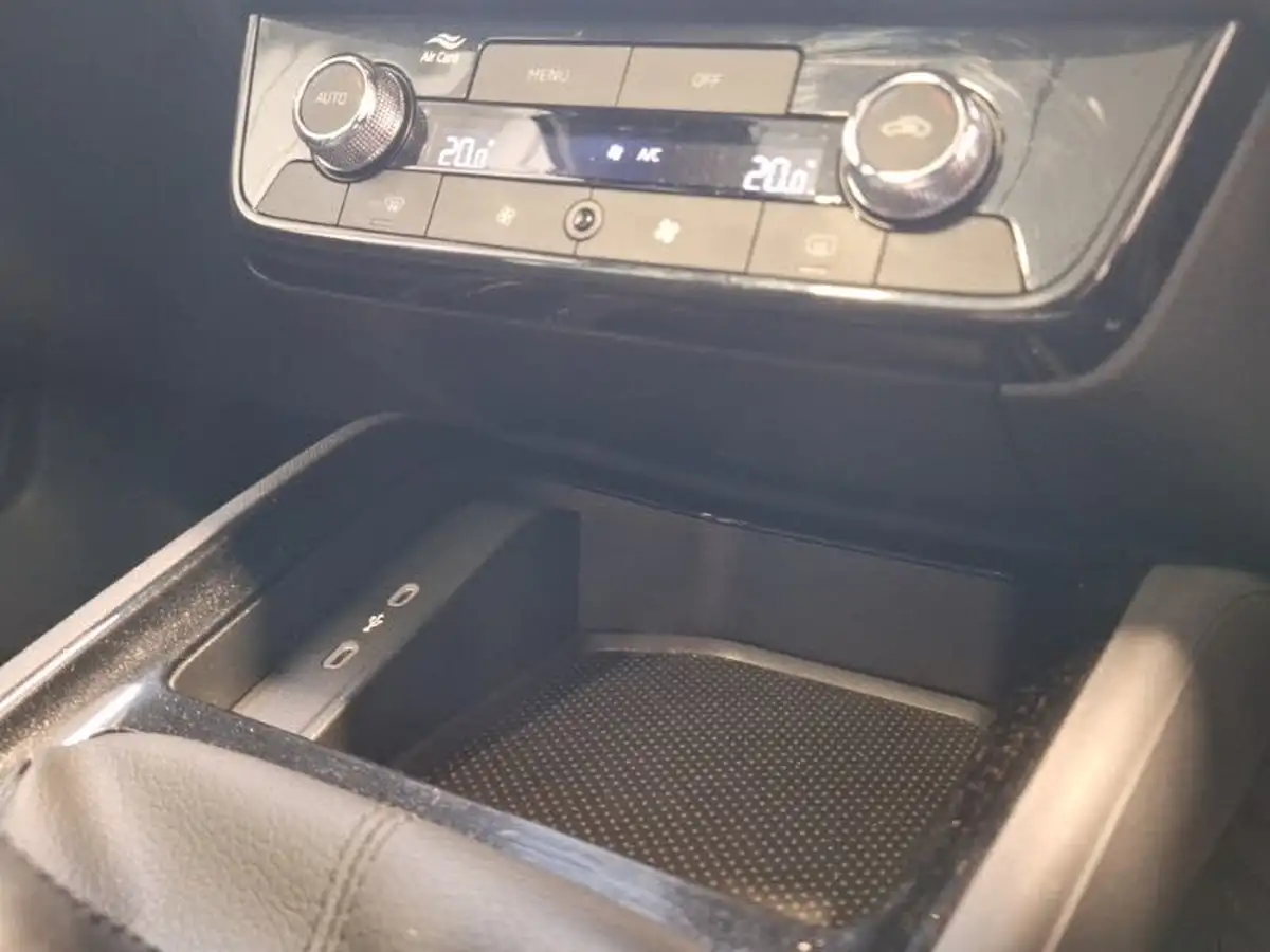 2024-skoda-kamiq-10-tsi-monte-carlo-116ps-big-17