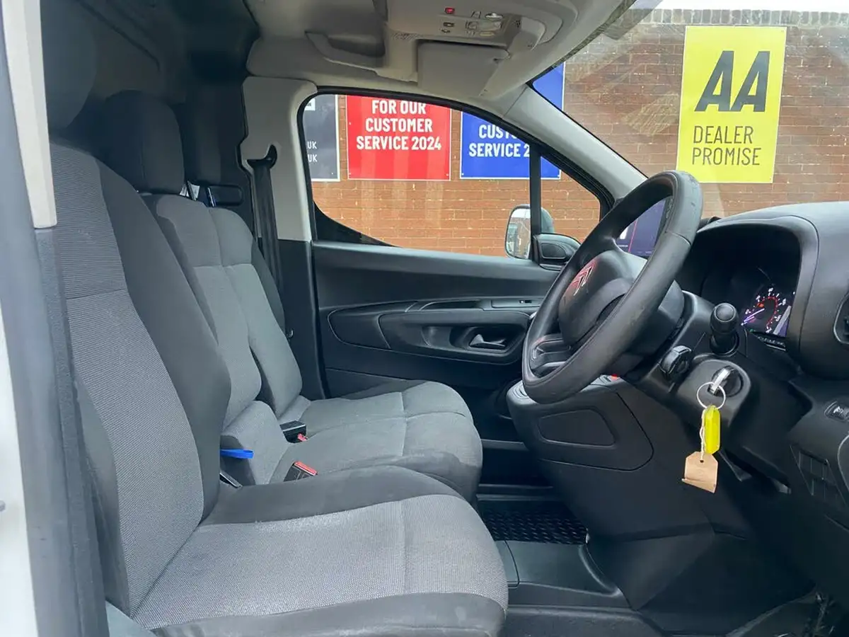 2019-citroen-berlingo-15bluehdi-1000-enterprise-100pseu6dt-e-panel-big-16