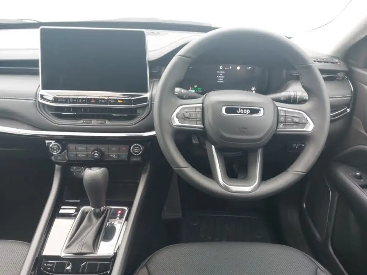 2025-jeep-compass-15-summit-big-6