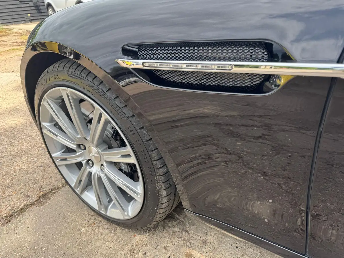 2011-aston-martin-rapide-s-v12-60-big-32