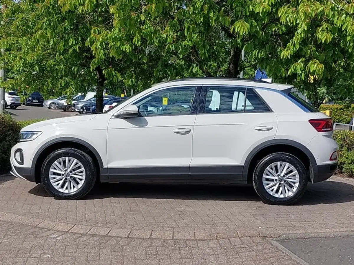 2022-volkswagen-t-roc-15-tsi-life-big-3