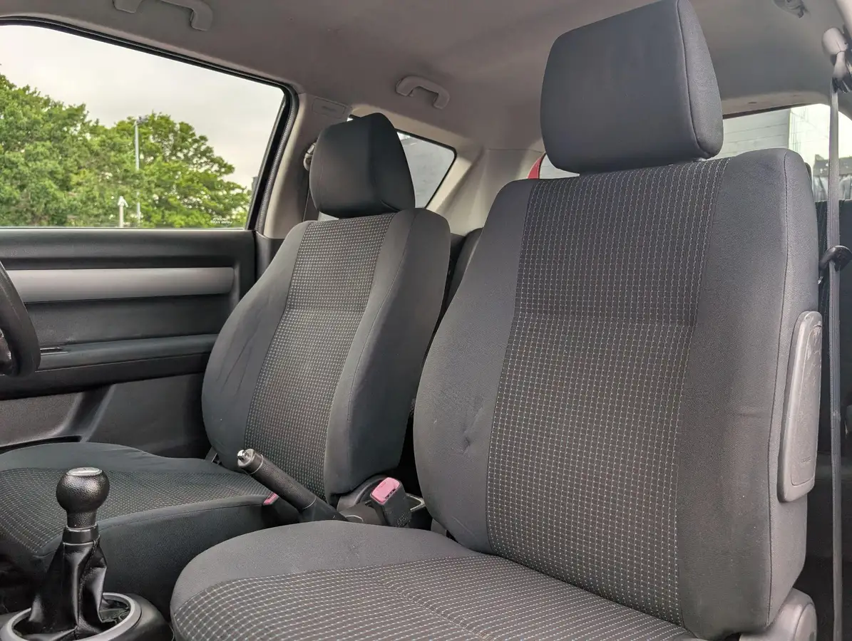 2008-suzuki-swift-15-glx-3d-big-17