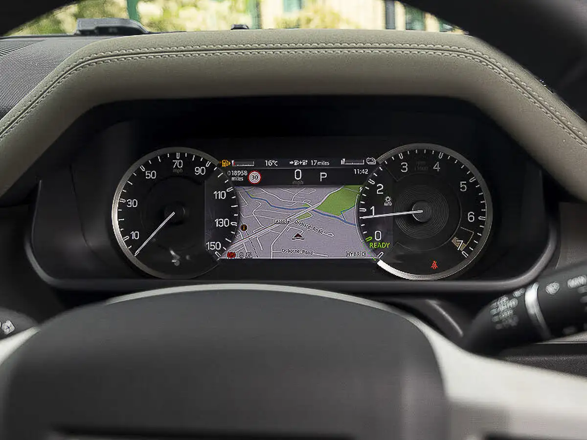 2023-land-rover-110-defender-20-p400e-xs-edition-big-17