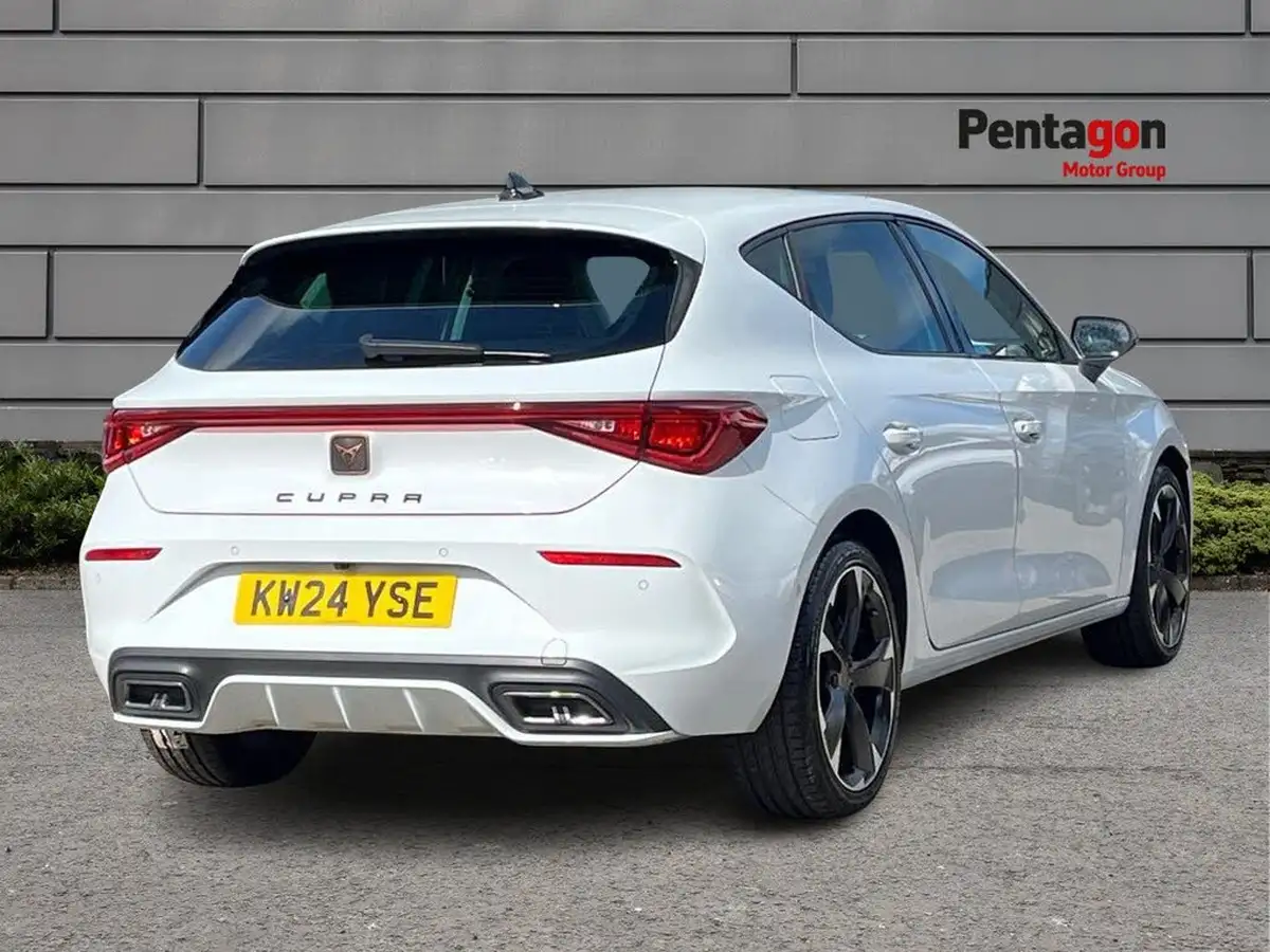2024-cupra-leon-nf-15-etsi-v1-hatchback-big-3